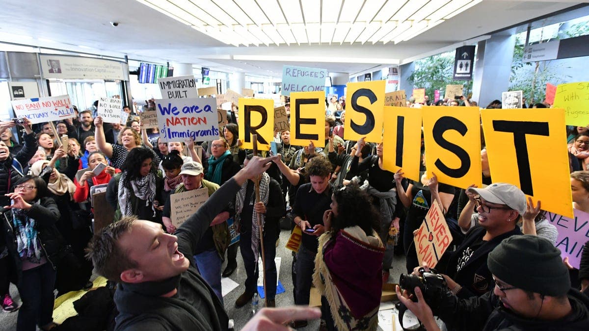 Apple, Google, Facebook speak out against Trump's muslim ban