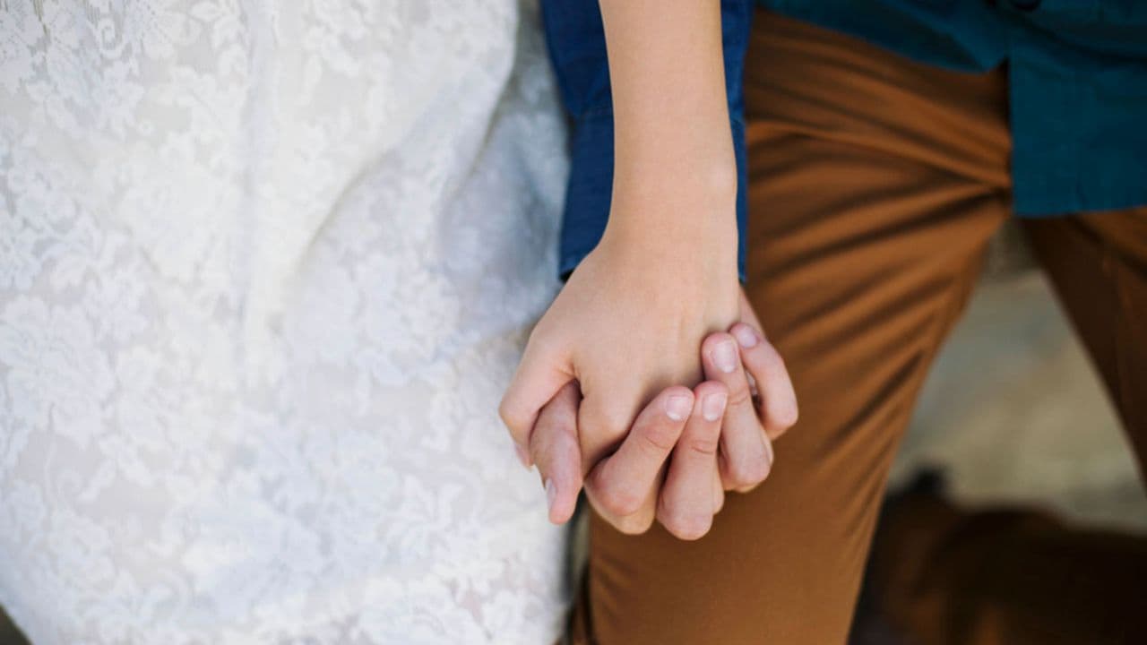New Dating App Lets Pro Matchmakers Pick Your Next Match