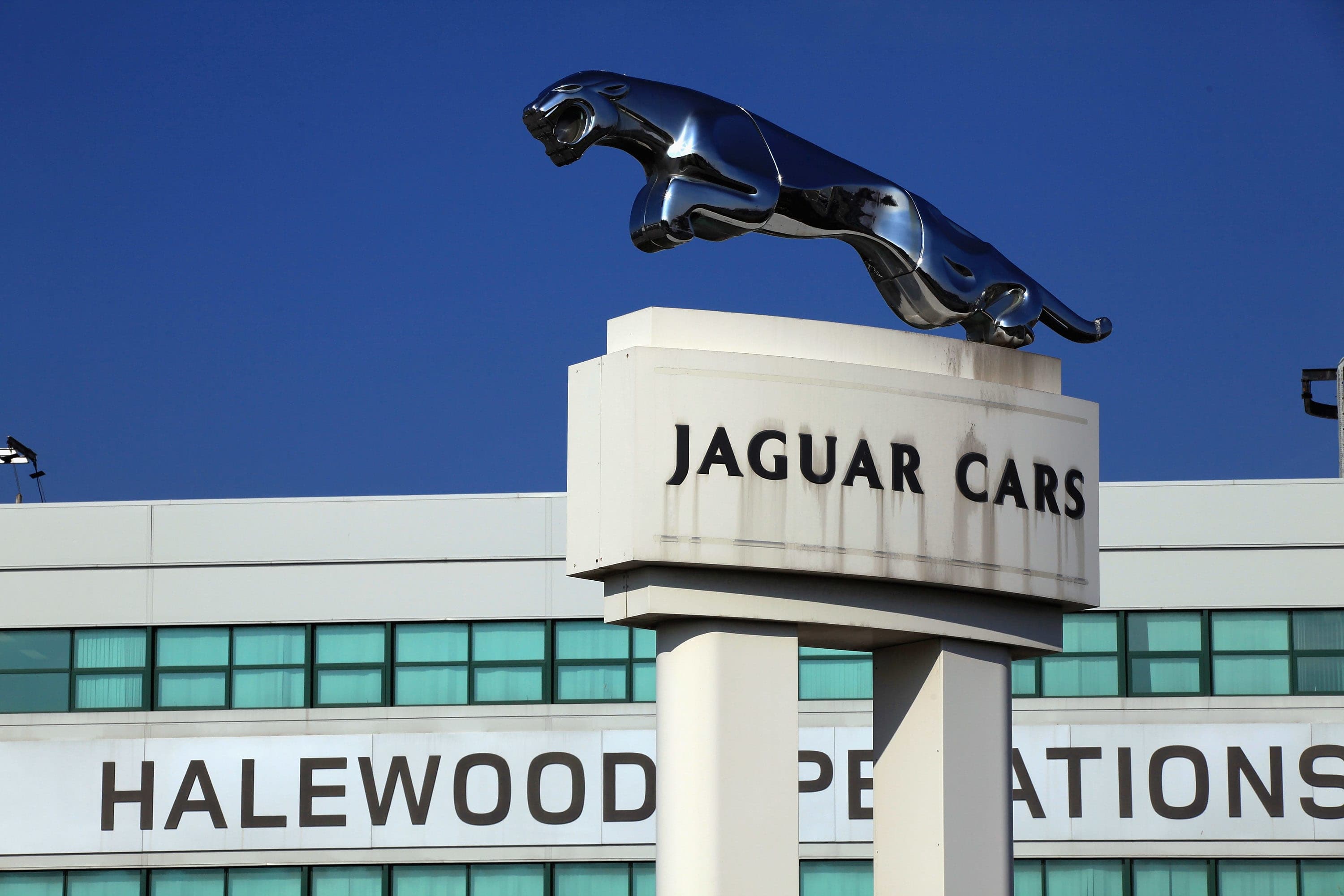 Jaguar Land Rover plans to let helpful car drivers earn cryptocurrency