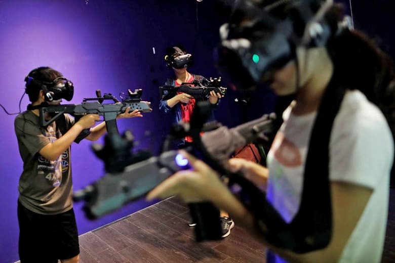 This wireless VR tech could make it easier to play with others - Engadget